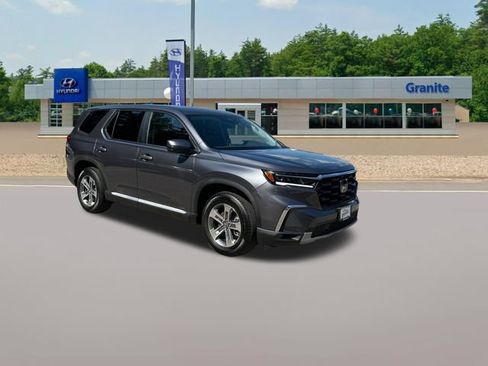 Used 2024 Honda Pilot EX-L image 4