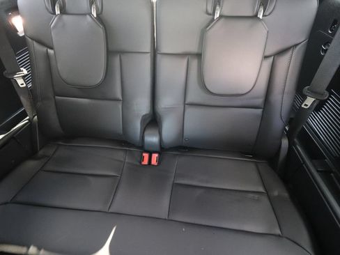 Used 2024 Ford Explorer XLT w/ Equipment Group 202A RWD image 12