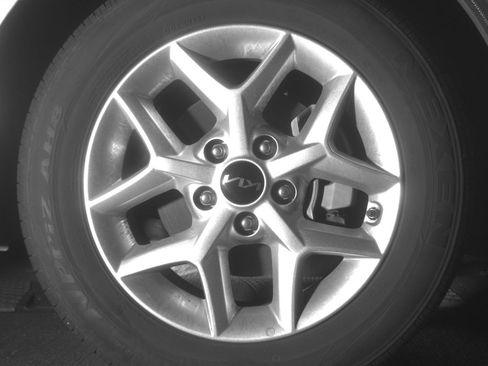 Used 2025 Kia Soul LX w/ LX Technology Package FWD image 13