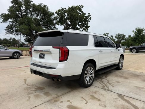 Used 2023 GMC Yukon XL Denali AWD/4WD image 6