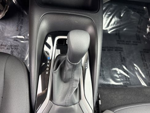 Used 2025 Toyota Corolla LE image 30