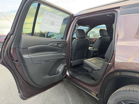 New 2026 Chevrolet Traverse RS image 14