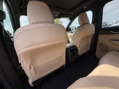 New 2025 Jeep Grand Cherokee Limited image 11