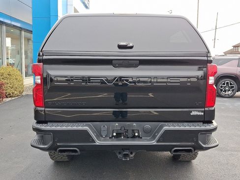 Used 2020 Chevrolet Silverado 1500 LT Trail Boss w/ Midnight Edition image 5