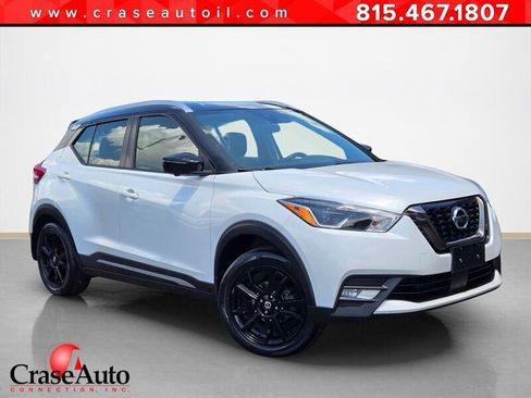 Used 2020 Nissan Kicks SR w/ SR Premium Package FWD image 1