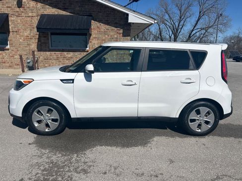 Used 2016 Kia Soul w/ Convenience Package FWD image 10