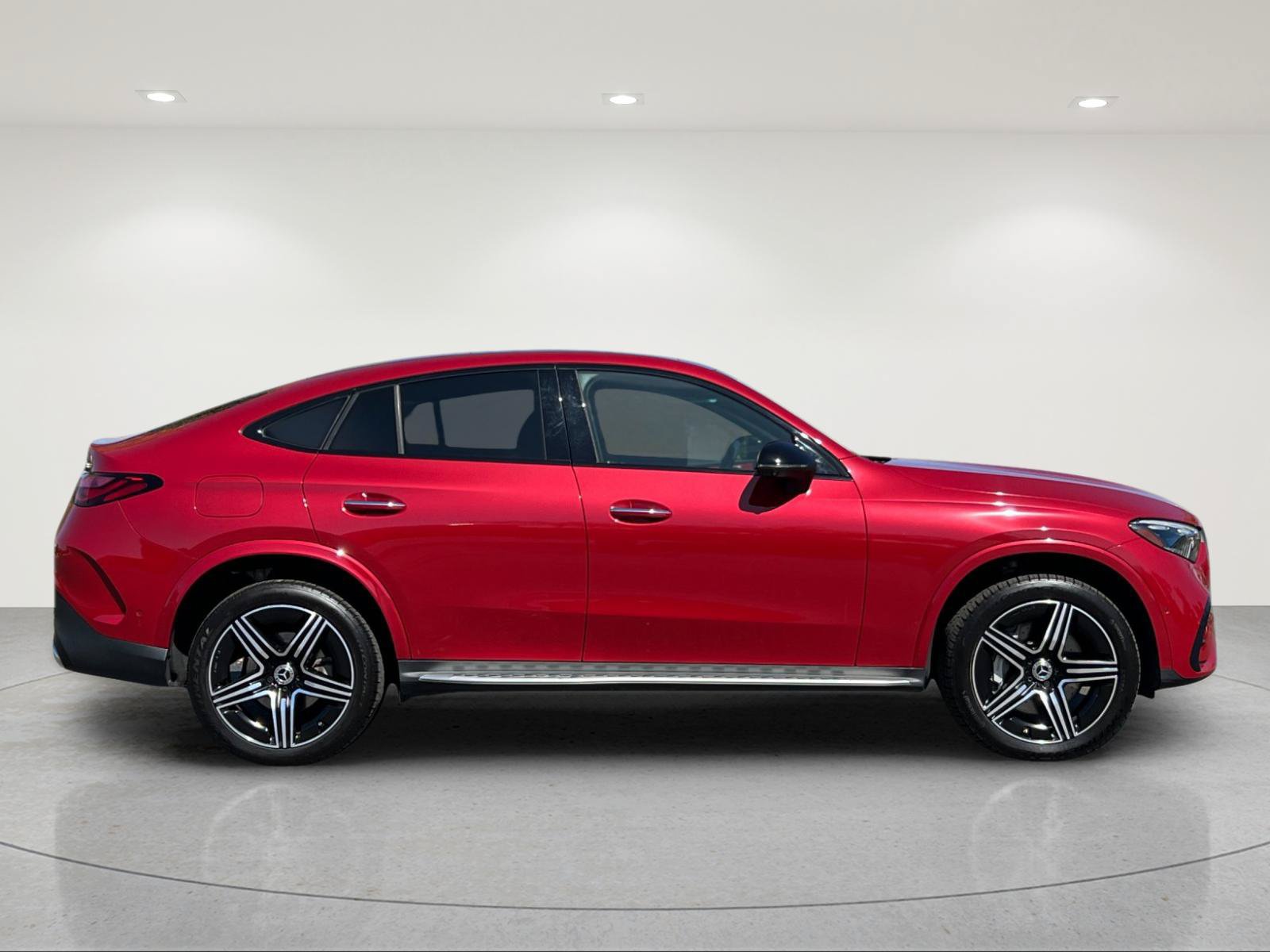 Used 2024 Mercedes-Benz GLC 300 4MATIC image 6