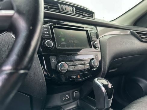 Used 2020 Nissan Rogue Sport SL FWD image 18
