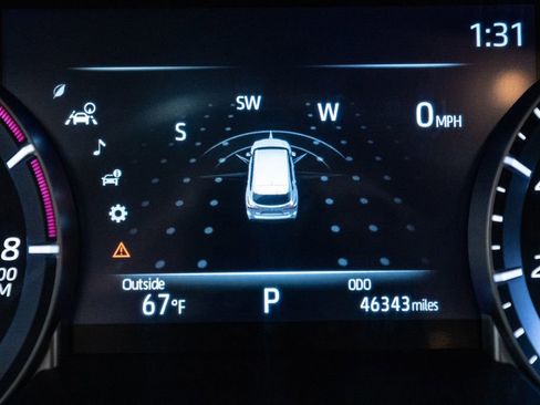 Used 2023 Toyota Highlander XLE image 15