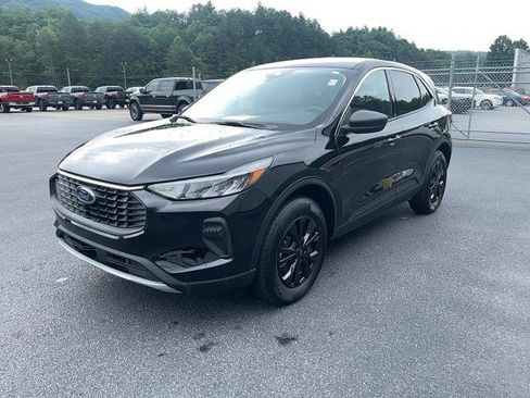Certified 2024 Ford Escape Active AWD/4WD image 2