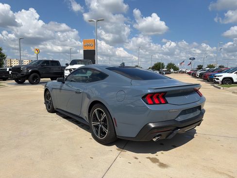 Used 2025 Ford Mustang Premium RWD image 3