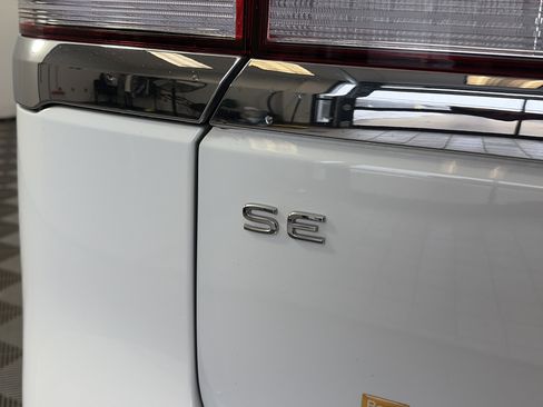 Used 2023 Volkswagen Atlas SE image 18