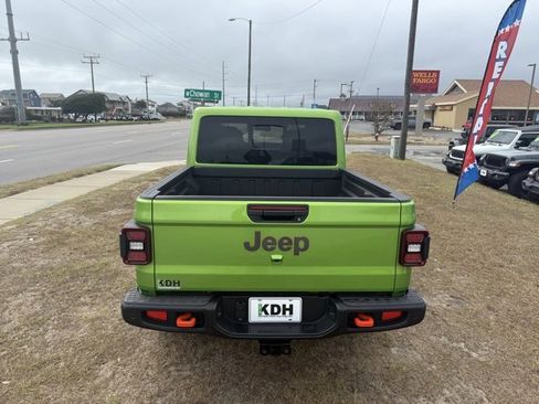 New 2025 Jeep Gladiator Mojave image 6