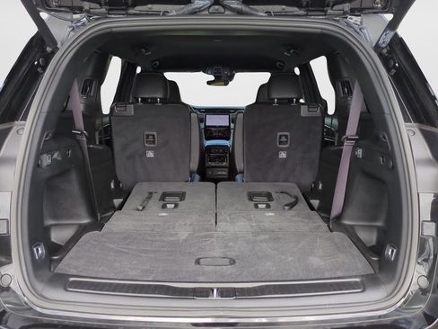 Used 2025 Jeep Grand Cherokee L Limited w/ Black Appearance Package image 9