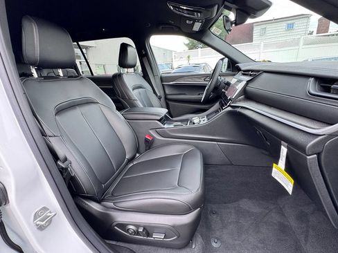 New 2026 Jeep Grand Cherokee L Limited AWD/4WD image 25
