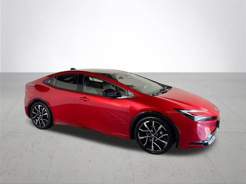 Used 2023 Toyota Prius Prime FWD image 4