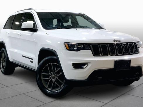 Used 2016 Jeep Grand Cherokee Laredo 75th Anniversary image 2