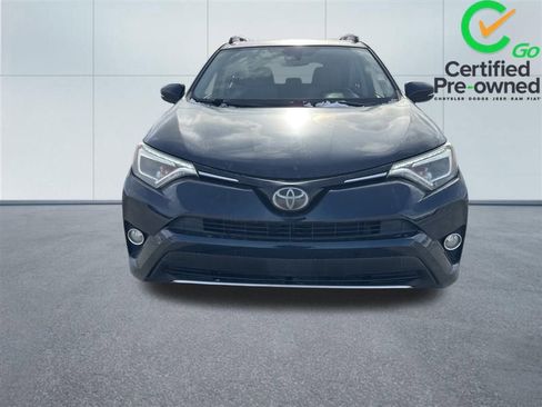Used 2018 Toyota RAV4 Limited image 9