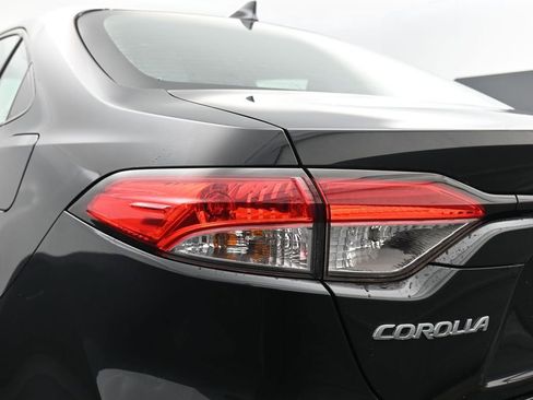 Used 2020 Toyota Corolla LE FWD image 37