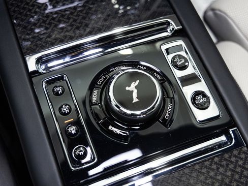 Certified 2023 Rolls-Royce Cullinan Black Badge w/ Driver's Package AWD/4WD image 41