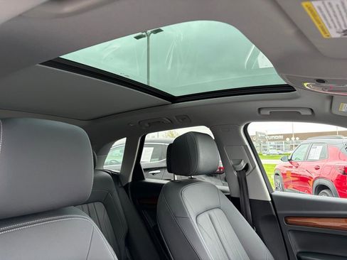 Used 2023 Audi Q5 2.0T Premium w/ Convenience Package AWD/4WD image 22