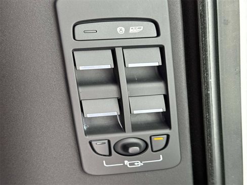 Certified 2025 Land Rover Discovery Sport S image 29