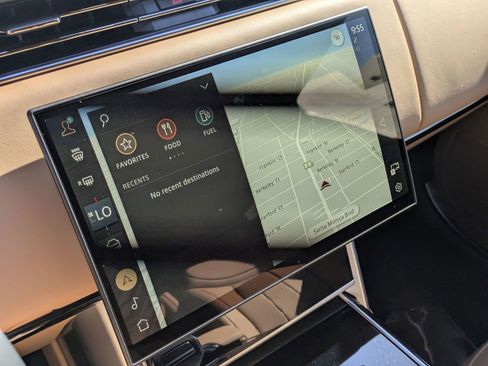 New 2026 Land Rover Range Rover Long Wheelbase SE image 19