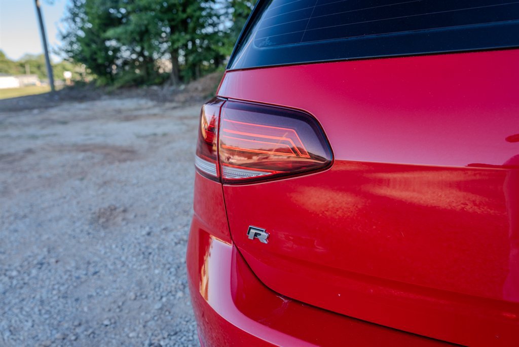 Used 2019 Volkswagen Golf R 4-Door AWD/4WD image 10