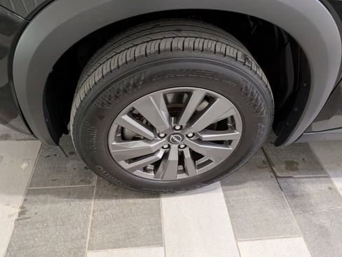 Used 2025 Nissan Pathfinder SV FWD image 7