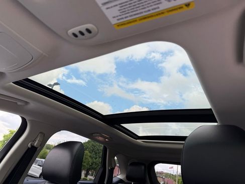 Used 2016 Ford Edge Titanium w/ Equipment Group 301A AWD/4WD image 13