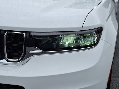 Certified 2024 Jeep Grand Cherokee L Laredo image 11