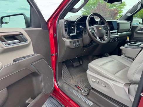 Used 2024 Chevrolet Silverado 1500 LT AWD/4WD image 14