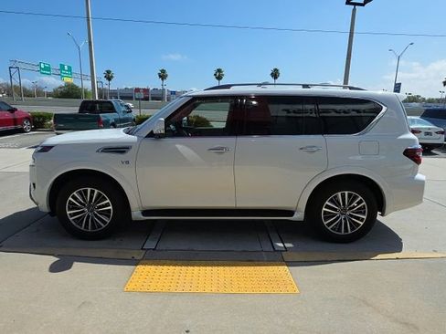 Used 2022 Nissan Armada SL w/ Captain's Chairs Package image 7