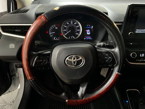 Used 2022 Toyota Corolla LE image 9