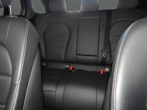 Used 2018 Mercedes-Benz GLC 300 4MATIC w/ Multimedia Package image 33