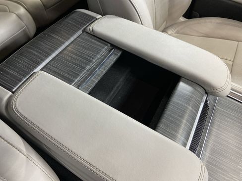 Used 2024 Jeep Wagoneer Series II w/ Flexible Seating Group image 56