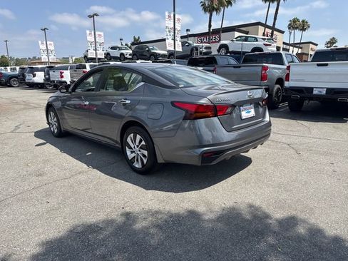 Used 2024 Nissan Altima 2.5 S FWD image 3