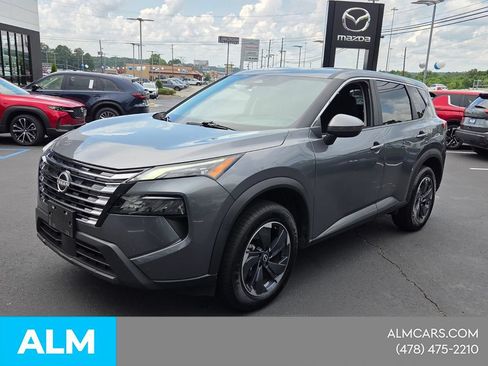 Used 2025 Nissan Rogue SV FWD image 3