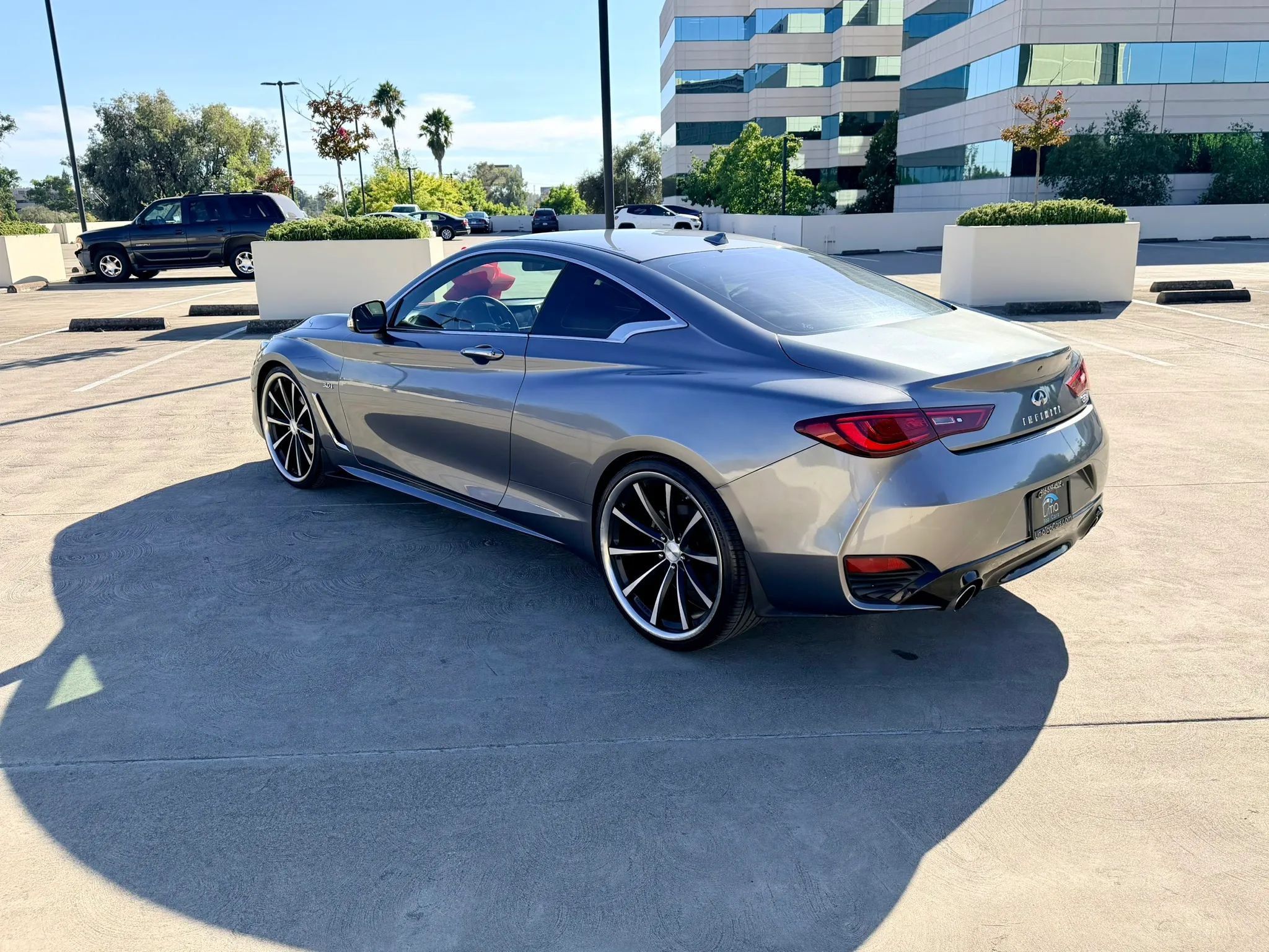 Used 2019 INFINITI Q60 3.0t w/ Cargo Package RWD image 17