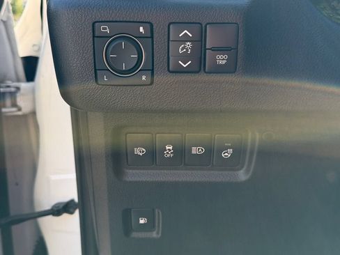 Used 2022 Lexus GX 460 Premium w/ Premium Plus Package AWD/4WD image 19