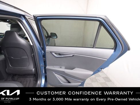 Certified 2024 Kia Niro SX image 13