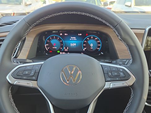 New 2026 Volkswagen Atlas SE image 10