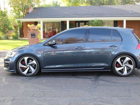Used 2019 Volkswagen GTI SE image 2
