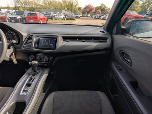 Used 2019 Honda HR-V Sport image 17