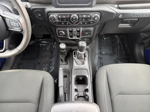 Used 2018 Jeep Wrangler Unlimited Sport S AWD/4WD image 13