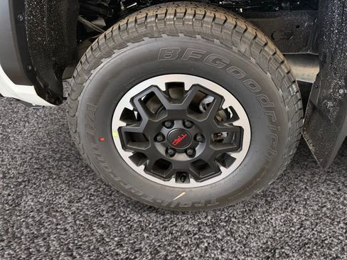 New 2026 Toyota Tacoma TRD Off-Road AWD/4WD image 14