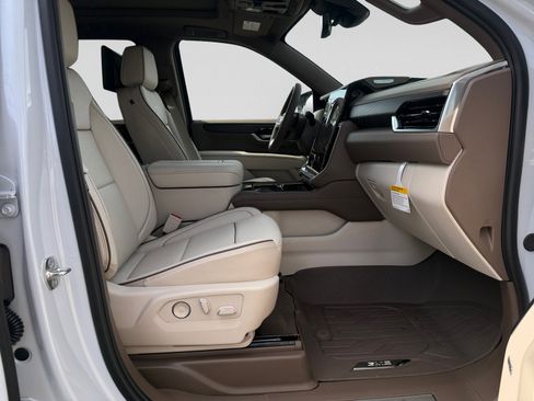 New 2026 GMC Yukon XL Denali w/ Denali Reserve Package AWD/4WD image 17