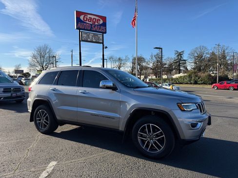 Used 2019 Jeep Grand Cherokee Limited w/ Luxury Group II image 10