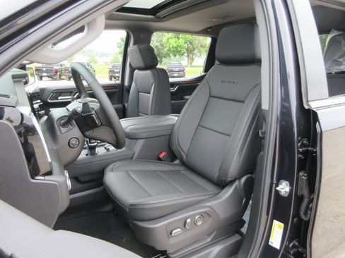 New 2025 GMC Sierra 1500 Denali w/ Denali Reserve Package image 12