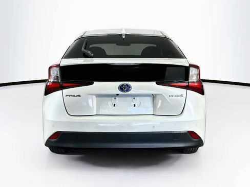 Used 2020 Toyota Prius LE FWD image 5